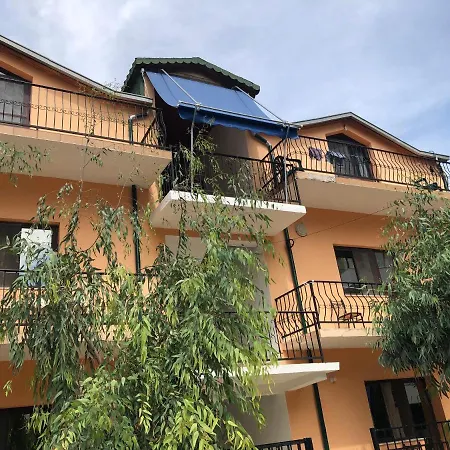 Hotel Gjinaj